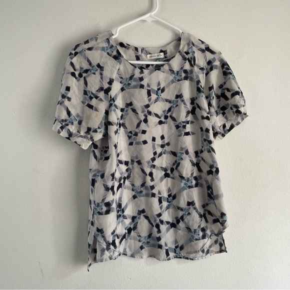 Rebecca Taylor geo print silk flutter top blouse in gray and blue - Picture 1 of 9